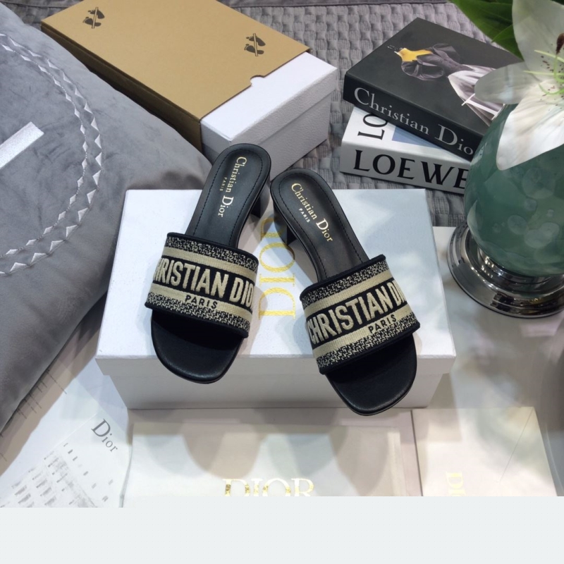 ch**an D*or slippers